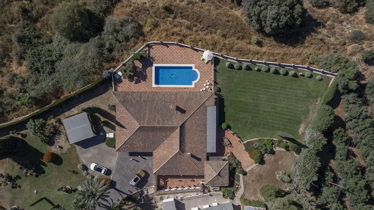 63fc8452-84e1-4058-8ede-a58e18ffb4af