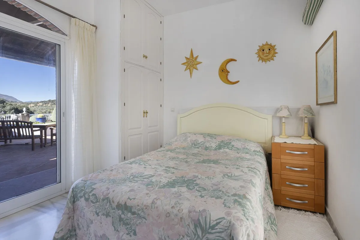 6fb5e701-faba-48fa-93e9-19c61d2ea8bf