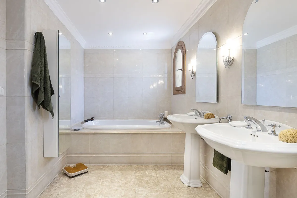 c4250bd8-d6e3-4321-b4fa-3039f2c4a84d