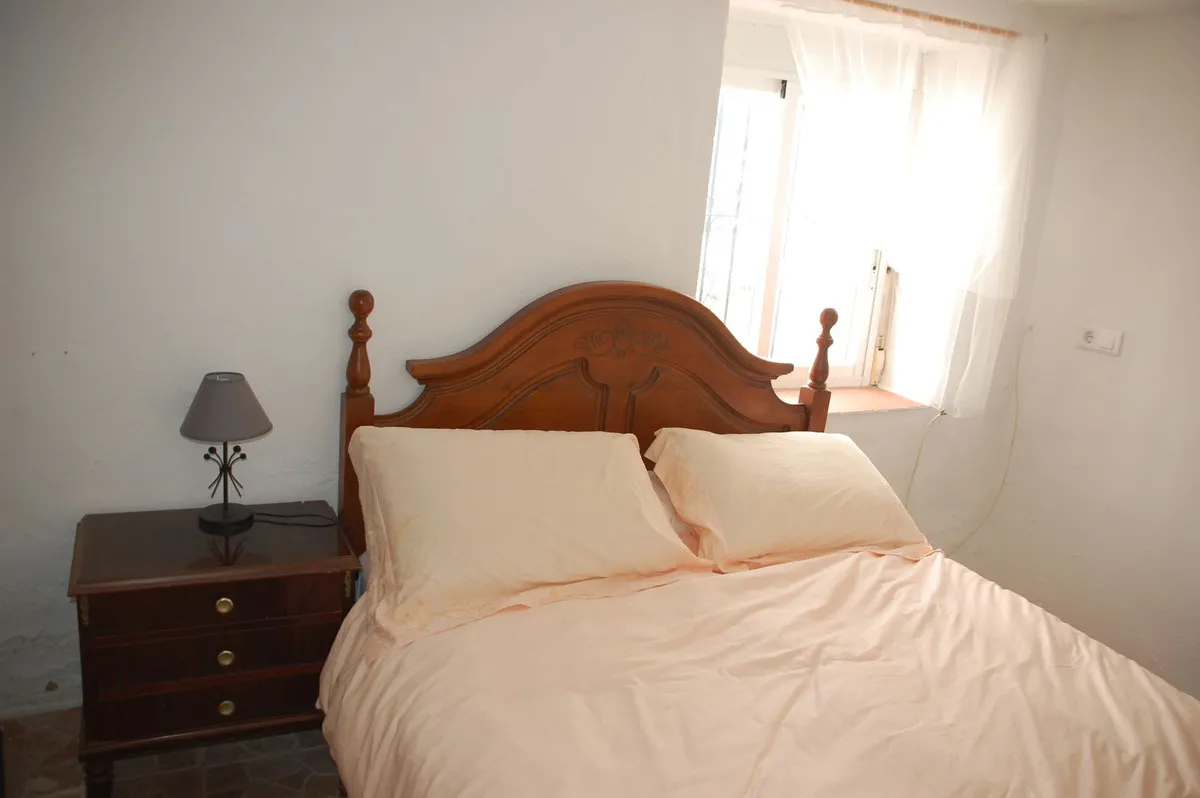 04c89f80-23a1-46bf-9ab1-935bf76dbfb9