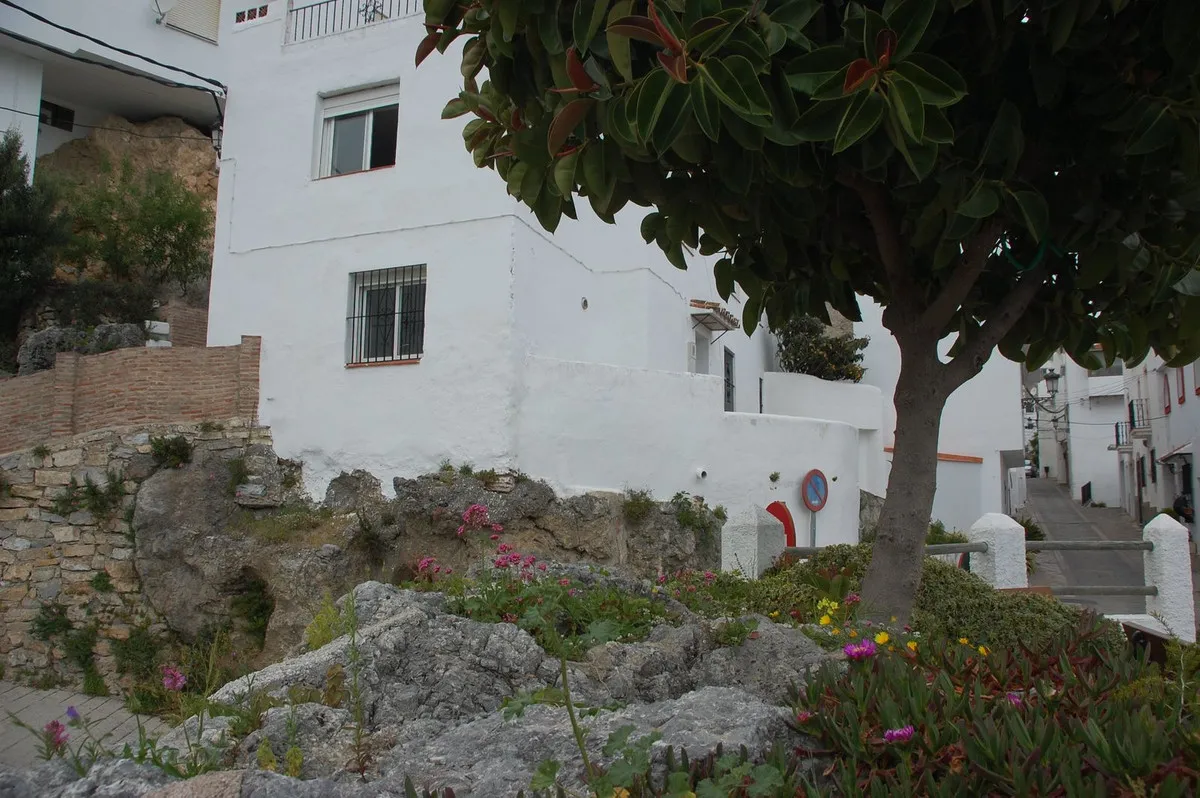 834d49e6-c924-44b9-aed7-c59850f37e8c