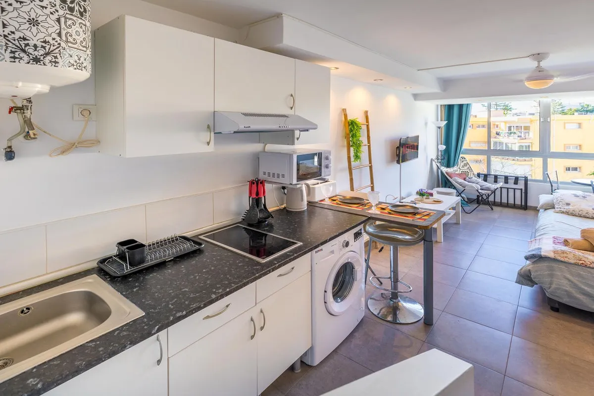 876a7ab8-9cf1-49b4-9550-82986bd4e7ff