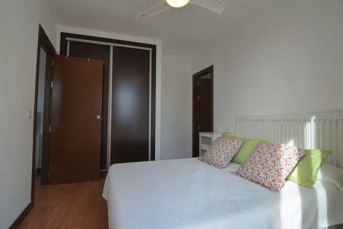 4b85f0ec-b6c7-4bf6-bfb8-8202d714ff1d