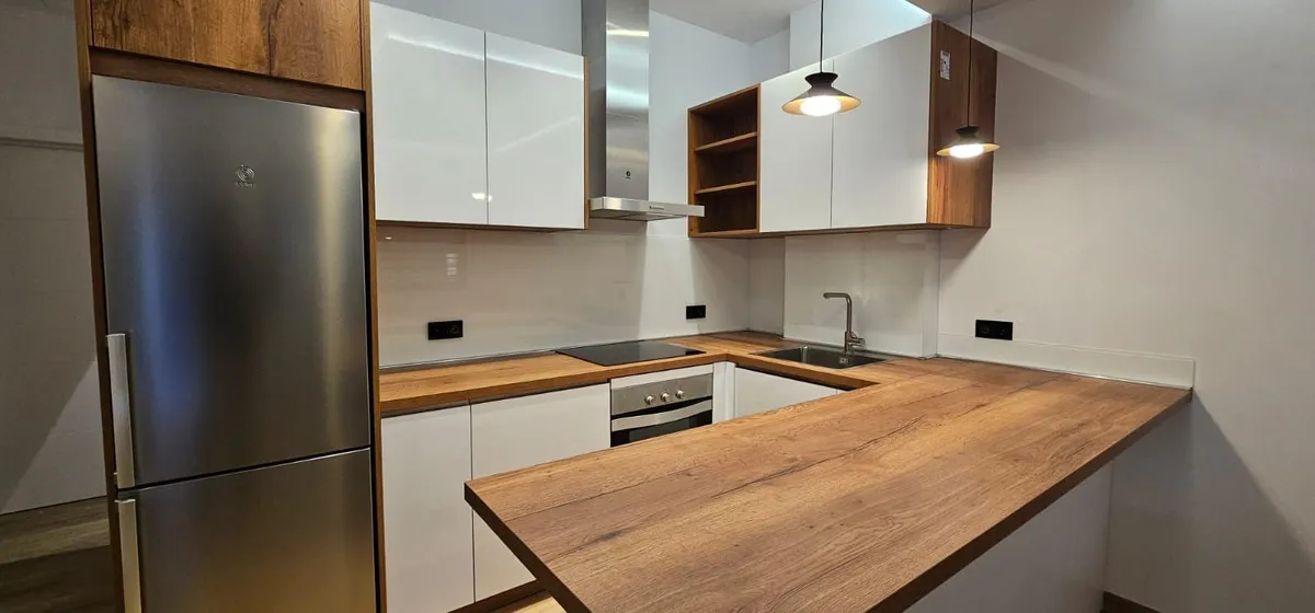 e7d936ae-1f45-4801-9e26-095330a639a0