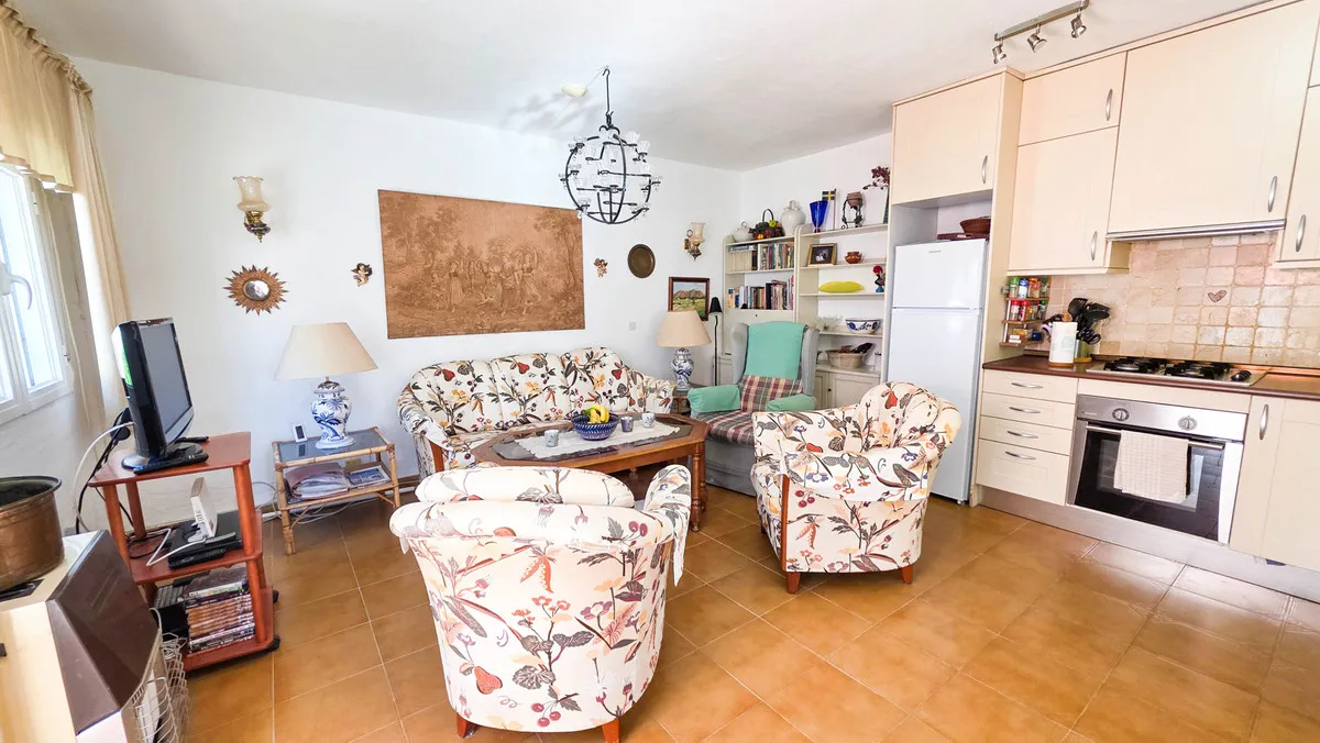 ea84a504-e472-4b1f-b281-c22da3ff2a37