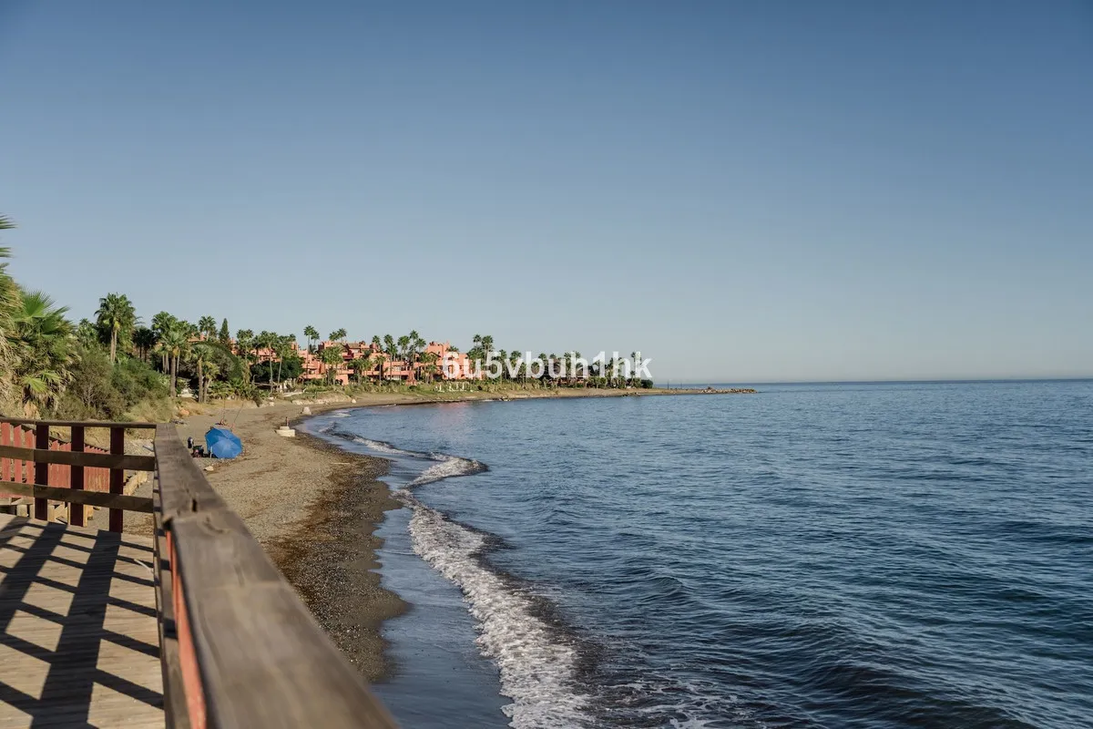 a1ee9452-1976-4aaf-8449-00d8e7284e43