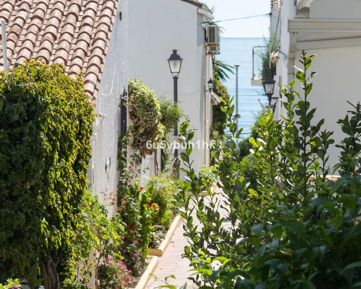 f7f59bab-35b6-428e-87fd-bf6160f3d433