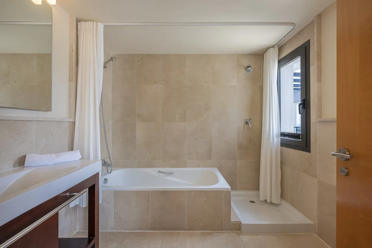 dfe8f0c2-95d0-40f3-84d7-3fd2297bd2da