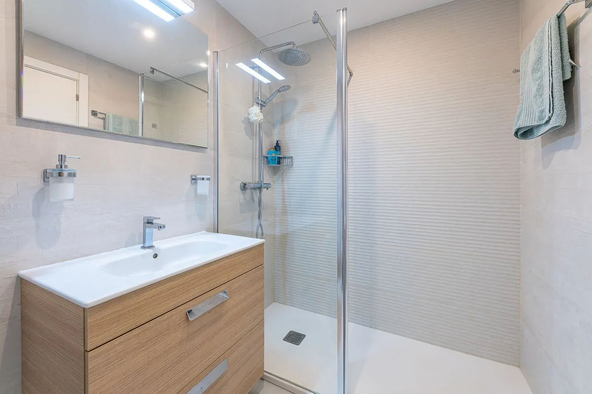 27f758c1-9f99-4476-9378-ee53baa636b2