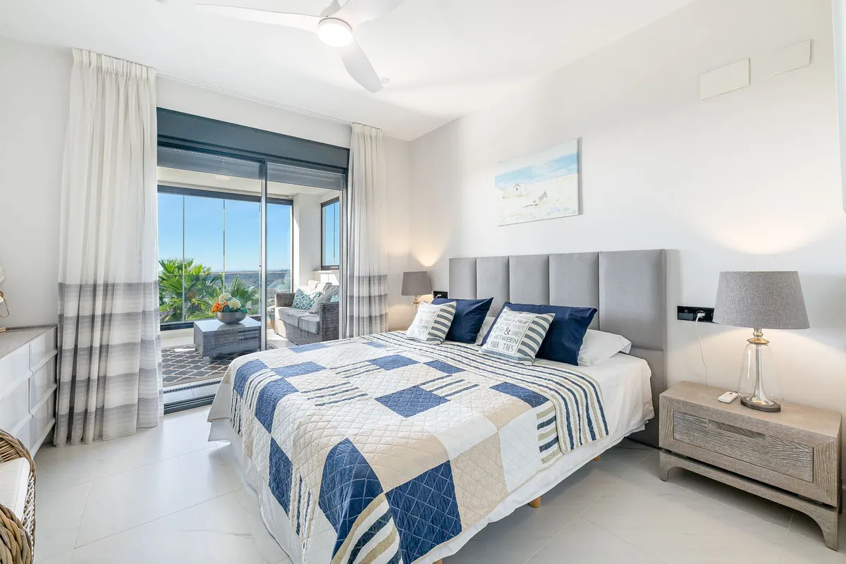 5ea1a076-affa-4e0c-b9b8-760fa6b6d796