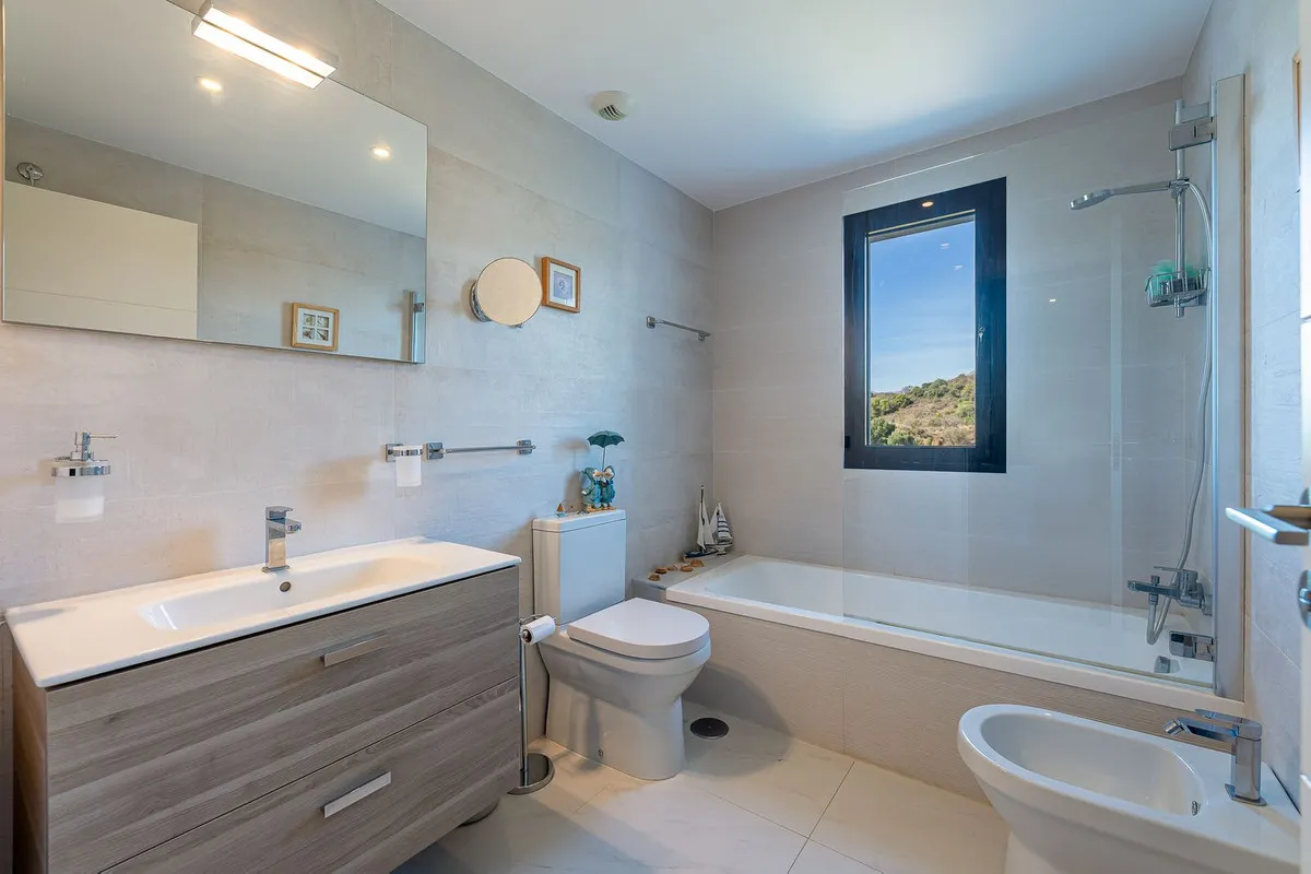 a24b279b-7d6a-4be5-9203-b972cde692e5