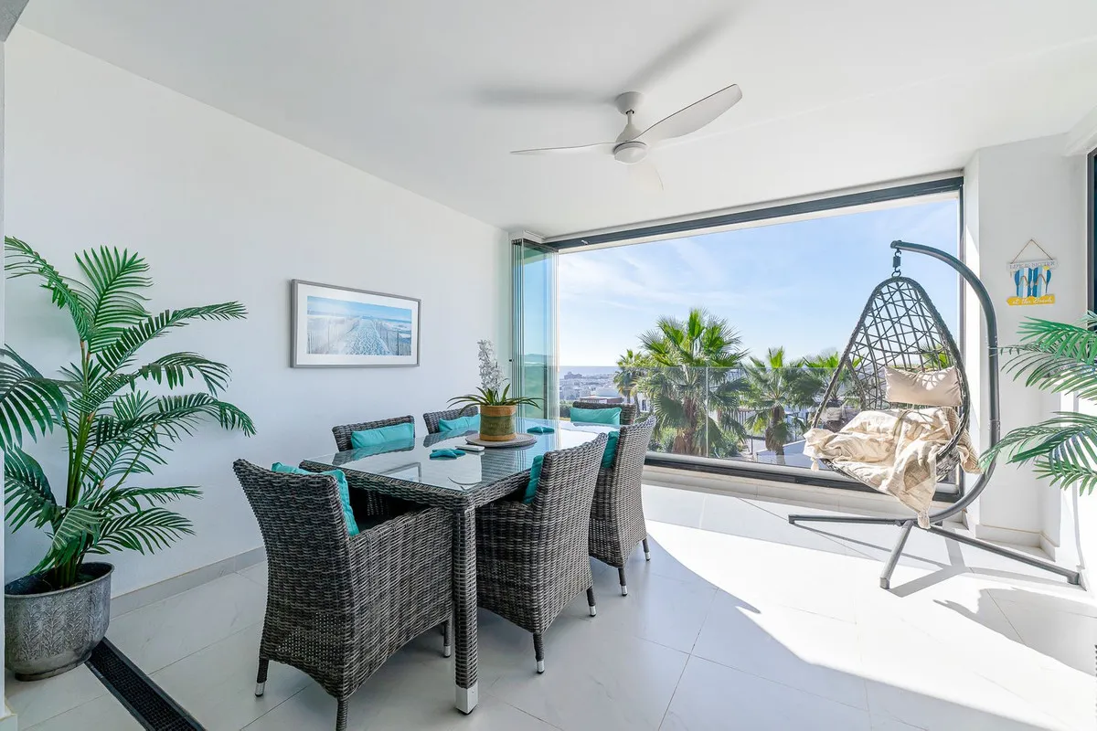 ab3b6954-3d0f-437b-81b1-f3a5c681f399