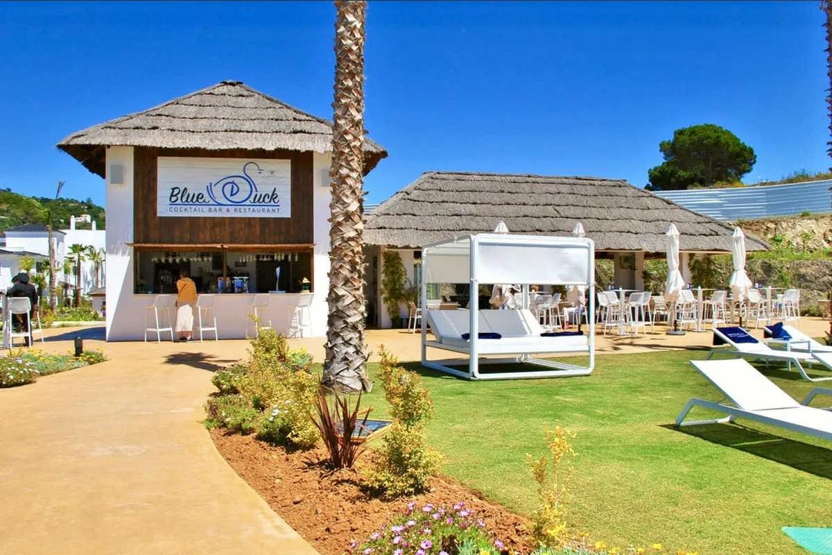 f8bf9c79-b5c5-4f77-8ac4-c871c3a2a781