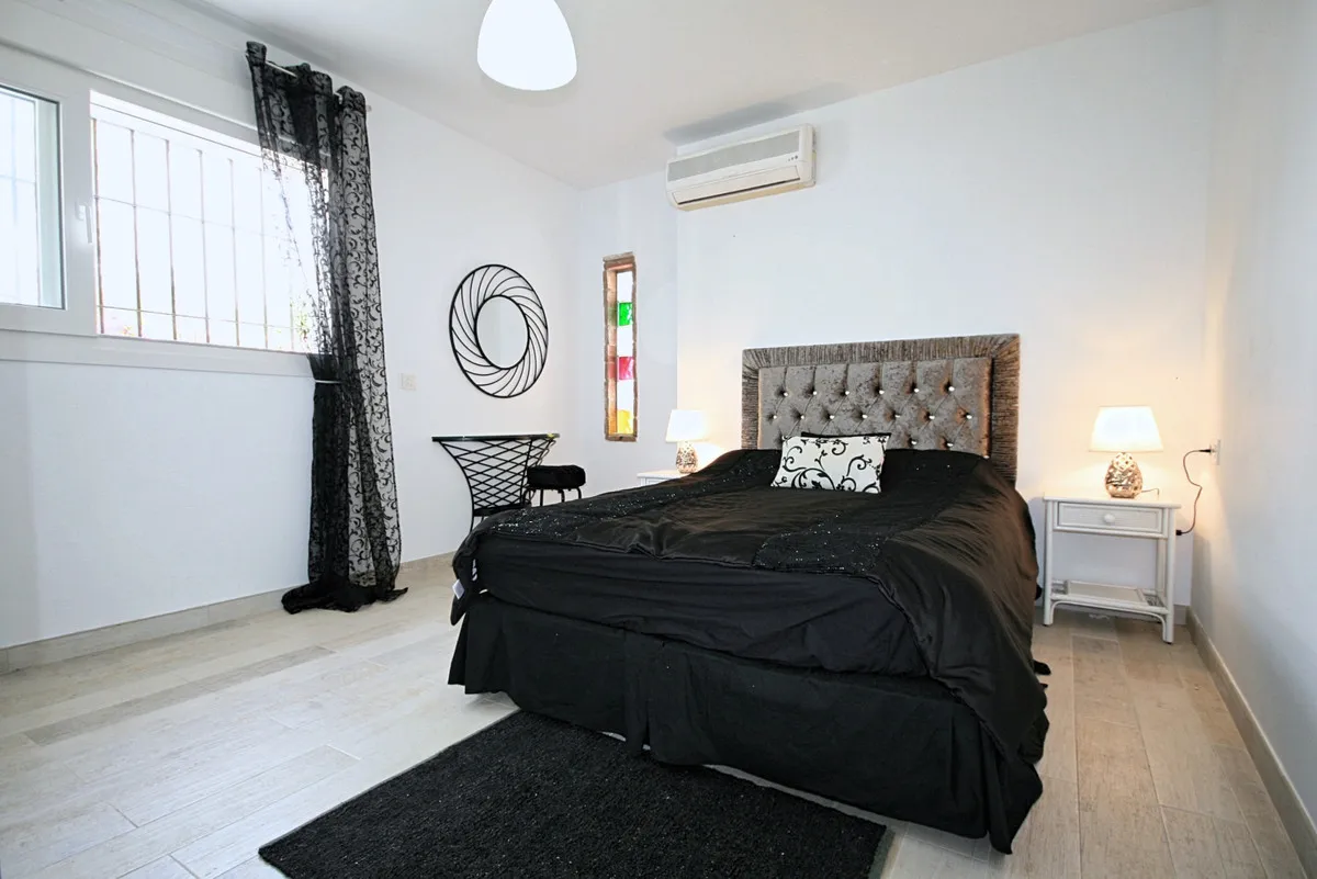 6ec449ef-13a3-493b-a9ff-9a0669f6d12d