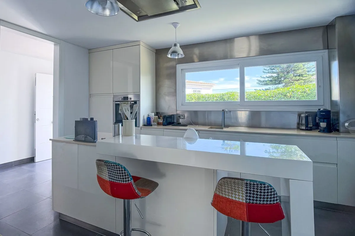 0c0ec04e-81eb-4e39-b89f-9325550437f6