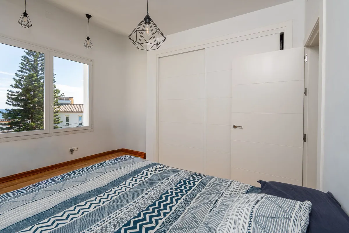 0c895aaf-c83b-430d-851f-09270dc77ae8