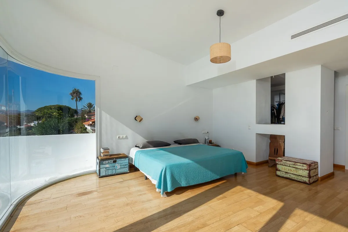 5841fb71-89c6-4e15-a939-7cd5f758dab8