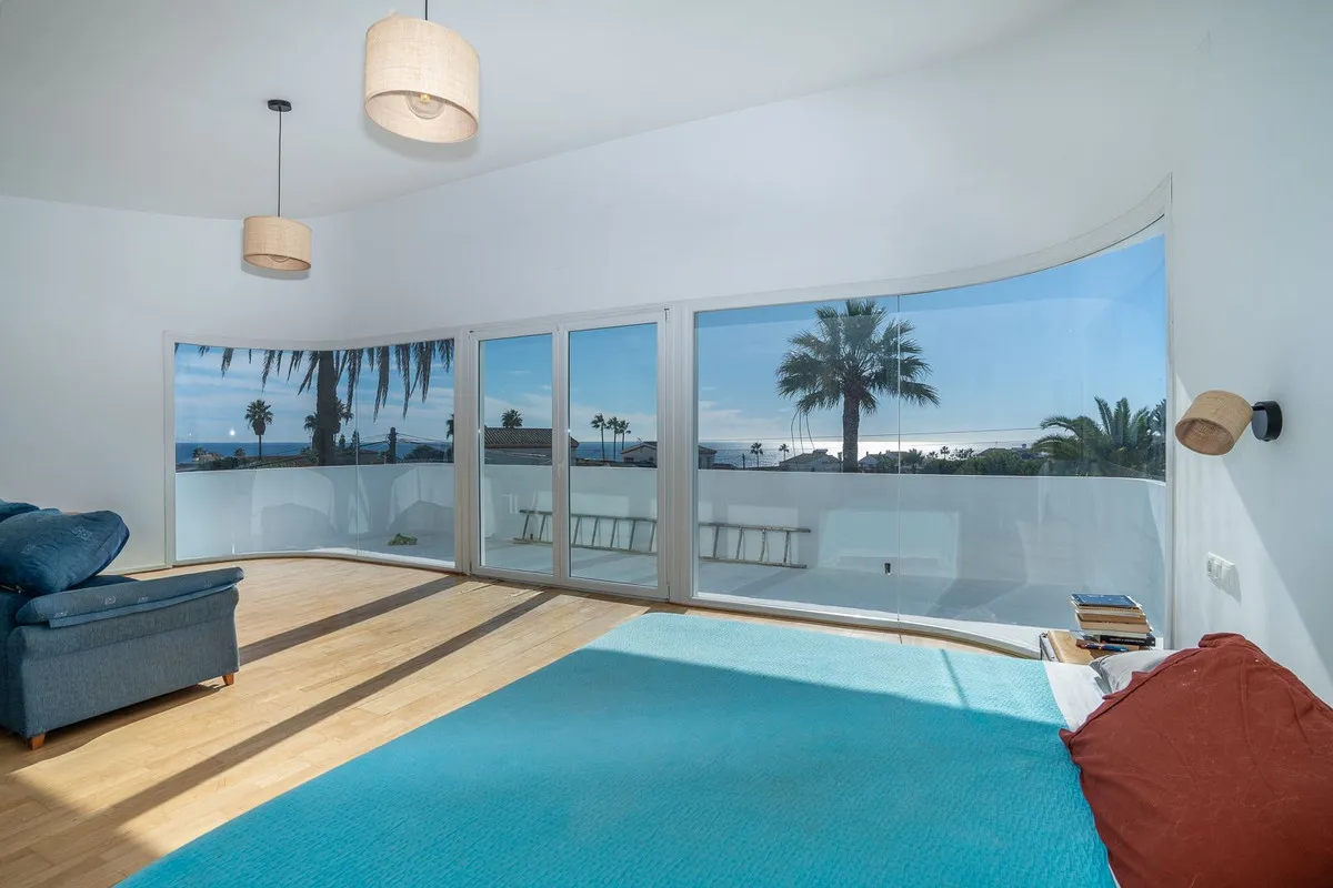 8ce463d0-bad9-49fc-8c22-609bdb03f7c4