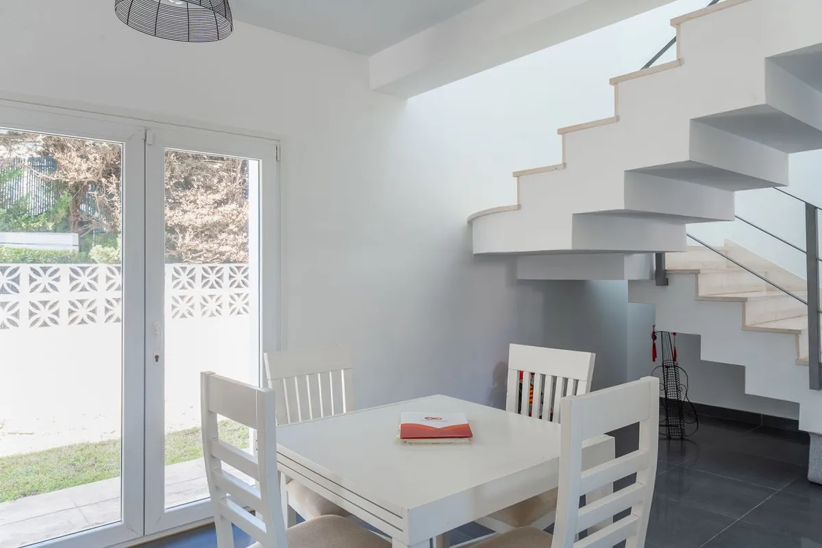 b2ae2c92-0fb2-40be-a0a6-4589d62f8f33