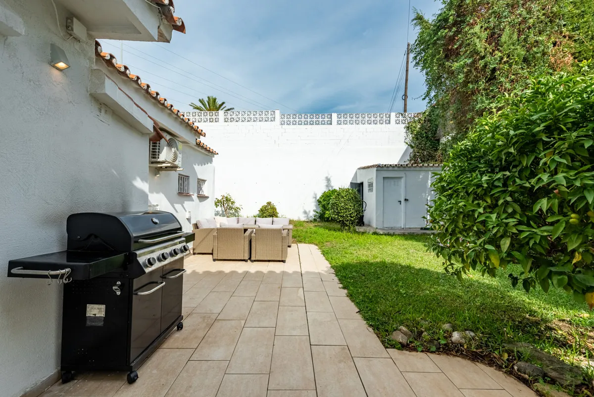 9ae454eb-3639-40cd-8657-8058672a1233