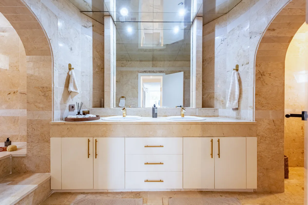 c5d1b5e2-b479-44a3-a18f-f31478b6a5f7