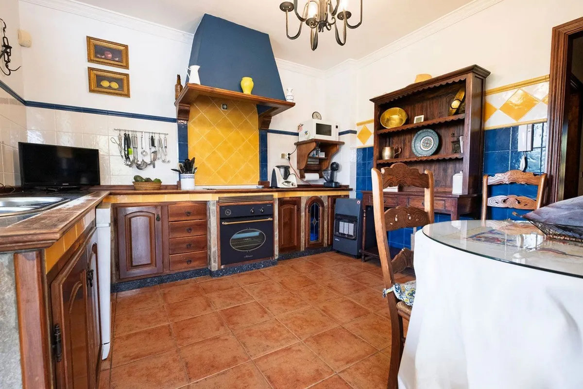 8ccfcc33-af74-4ff3-90b2-34f011e56710