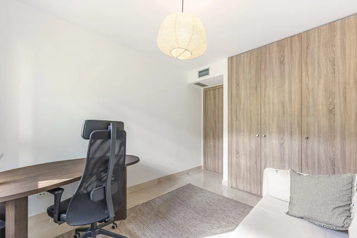 31ec8b80-779b-43e6-a821-0c466a108d75