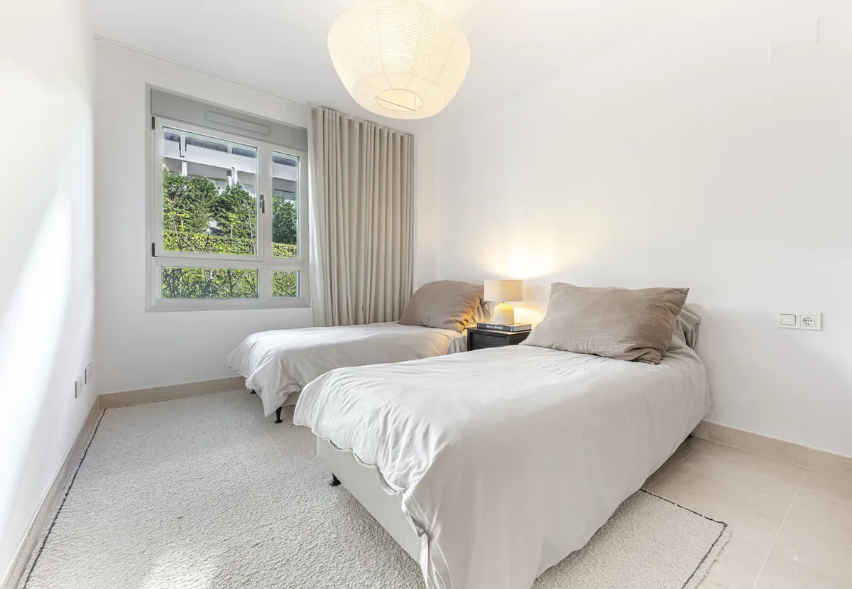 e1da4039-d33e-4dc4-b8e2-9a5b420a341d