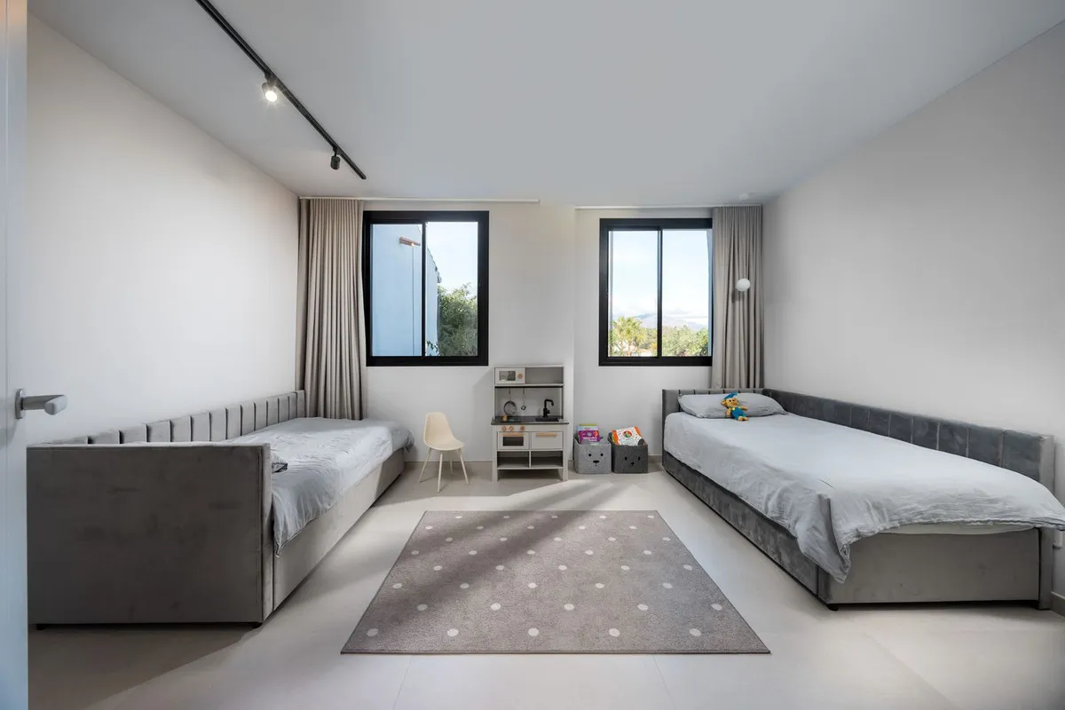 206fe305-31b7-4e6d-ad9a-2746b60b3861