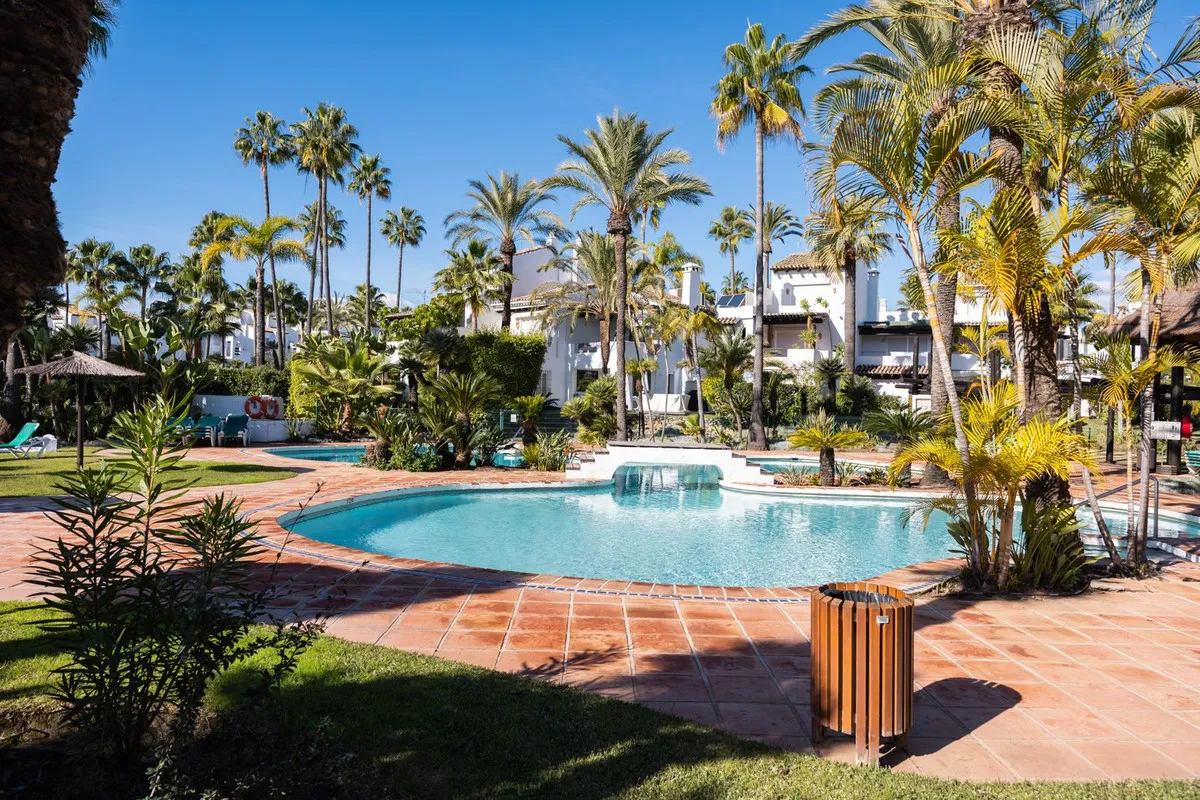 30c236a6-6c22-4163-819f-9310abed1f3e