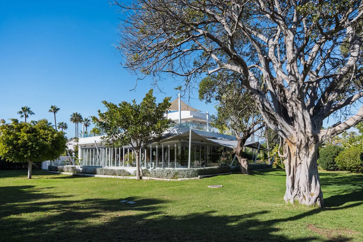 3f9f535e-a982-483b-8546-169ebe7c9a35