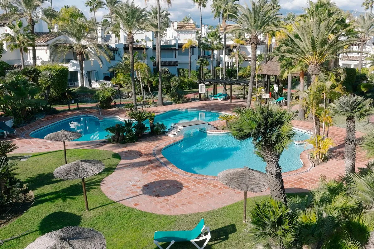 7f42a83a-479d-498c-8527-fec86ce2d648