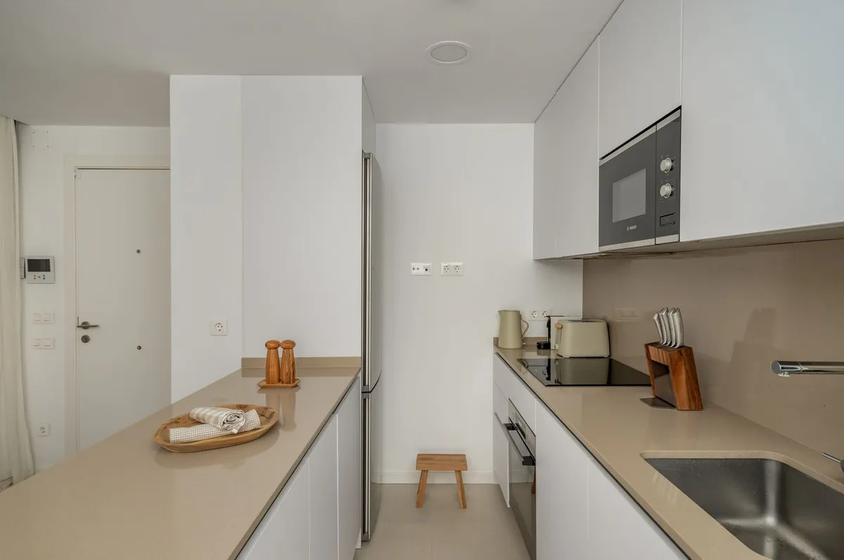 7c0fe59f-a6c1-4b27-a873-a704e1fcc8b7