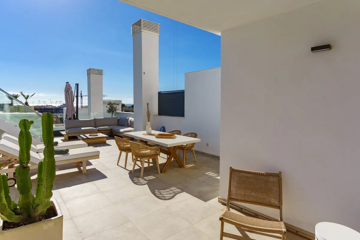 8e49c04a-1ece-48da-ba41-acfe9830c0f3