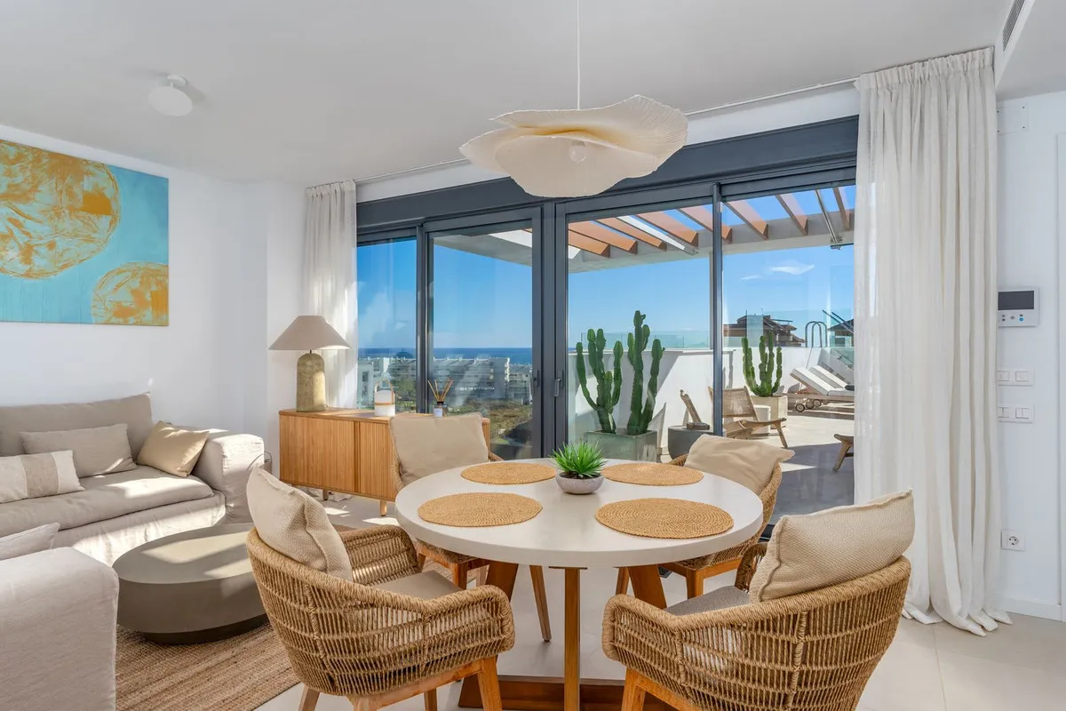 e1c01e48-e8ce-40d9-8623-f7de7fac1d8c