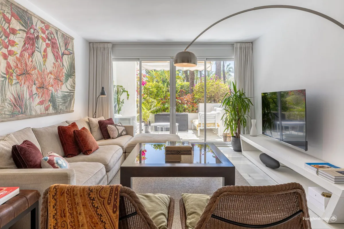 09e6320a-a2ba-41d6-b714-14ac8dcc0e4d