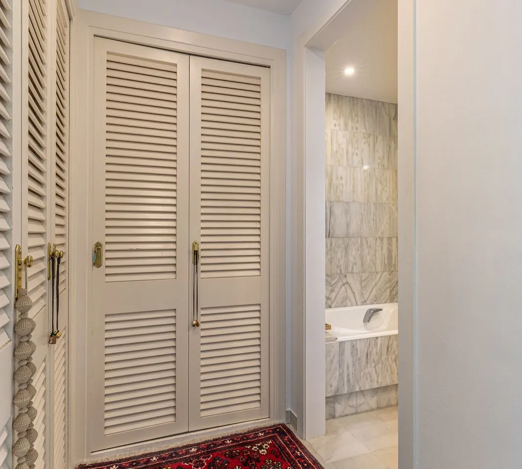 2064f9e4-94c0-406d-89ff-3f6e8a3e71da