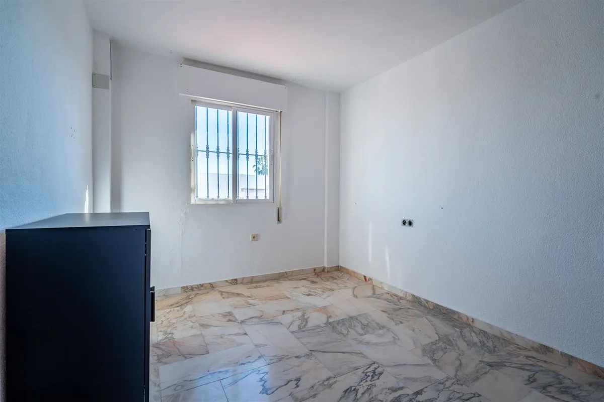 5df8bf8f-febc-4184-b44a-85b1e57f9148