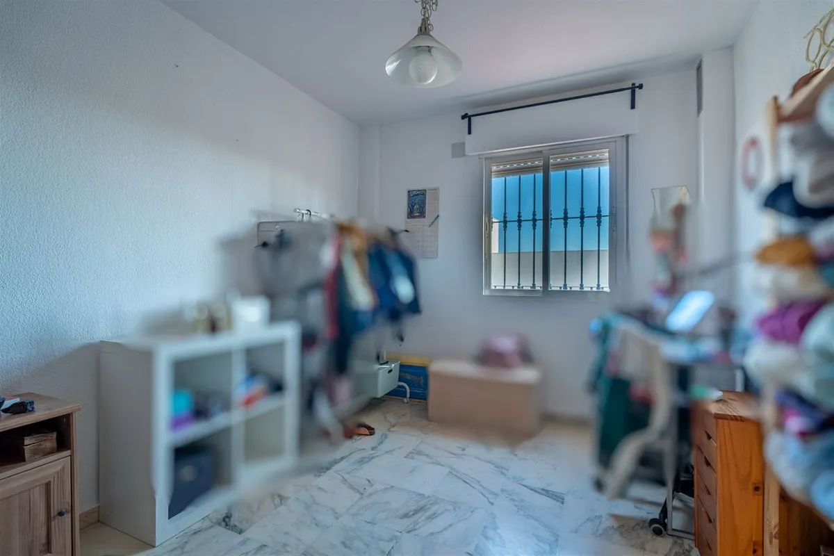 eefa1319-4efb-47b8-8c9f-7d4c892f4a4b