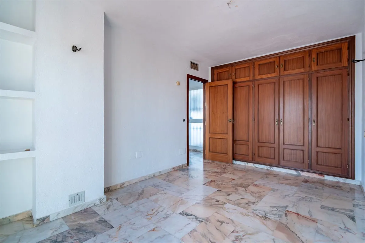 ff2c20dc-c7b8-4525-bc32-94027e273467