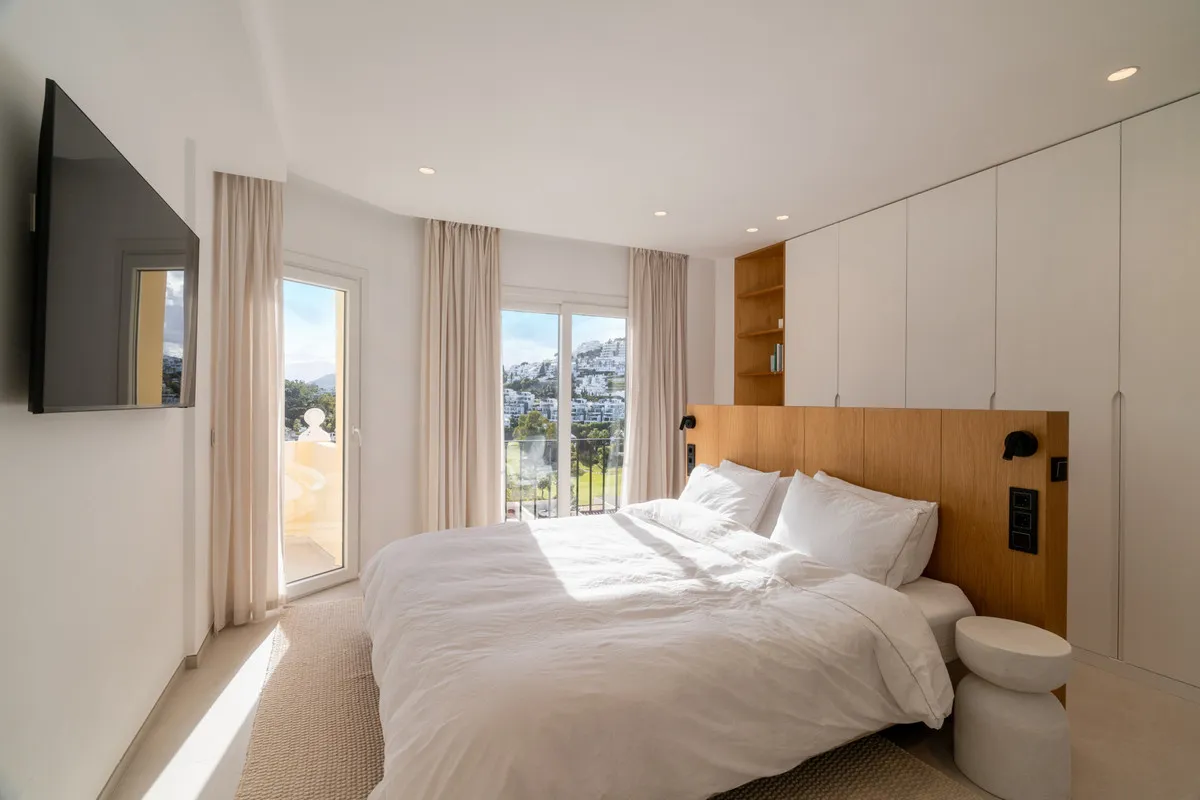 2550f2fb-61cc-4f36-8e48-3c1fa7e43c7b