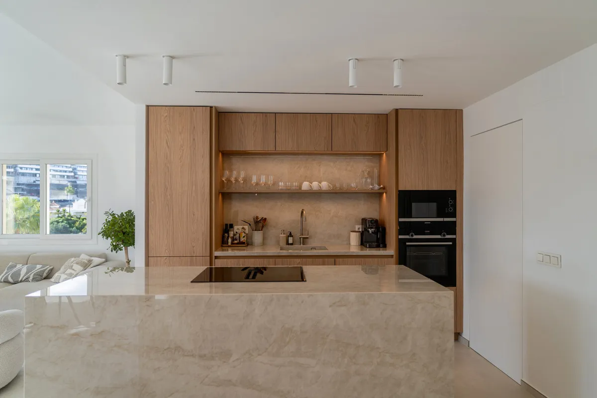 32b6b6de-8f61-4d73-a461-088d6c6e7701