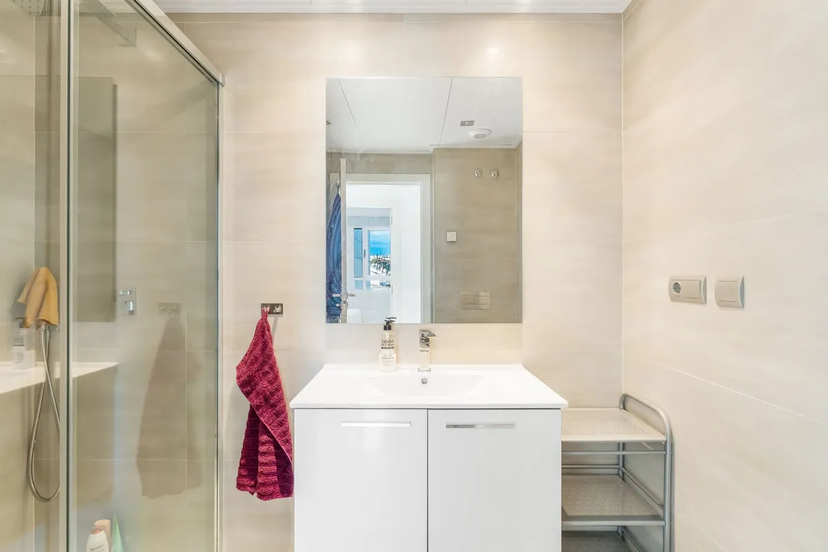 c7730e43-e979-4e23-a092-39ced7aa8c3c