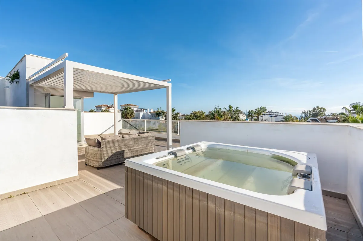 e9b392cc-3a2b-43af-95c0-076de5f4bd2d