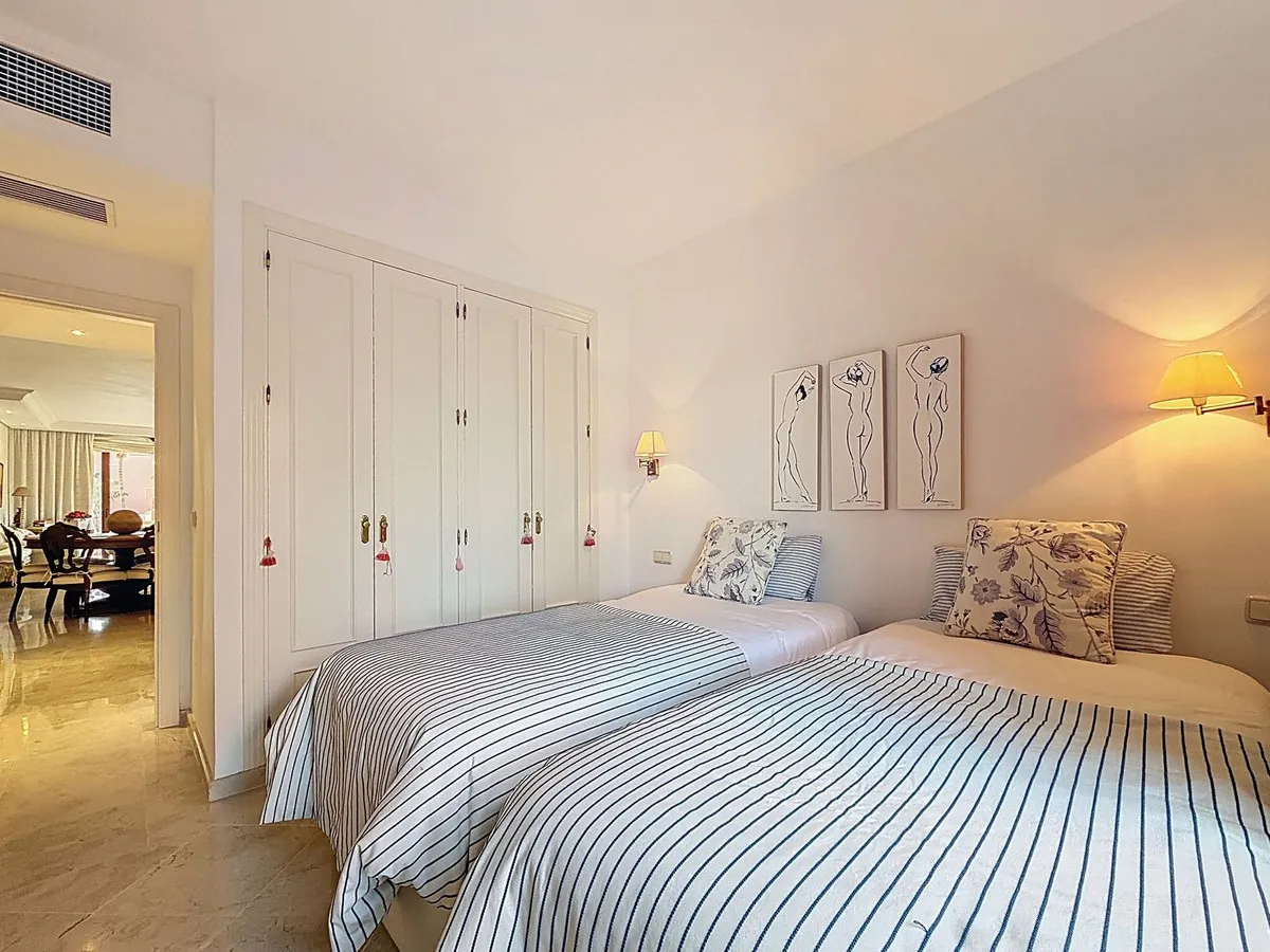 234a644b-56f9-430d-b166-4fe64576b10e