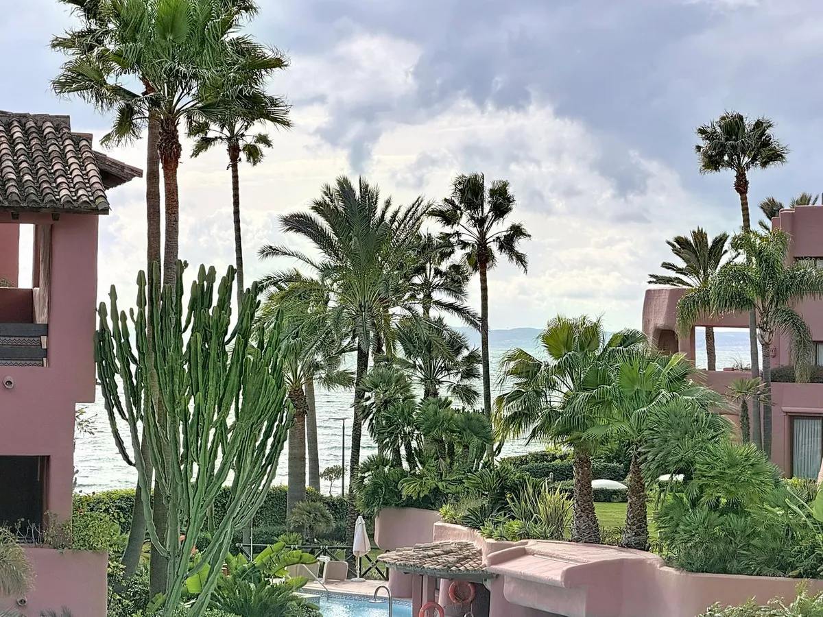 Elegant 2BR Beachfront Oasis in Estepona’s Menara Beach