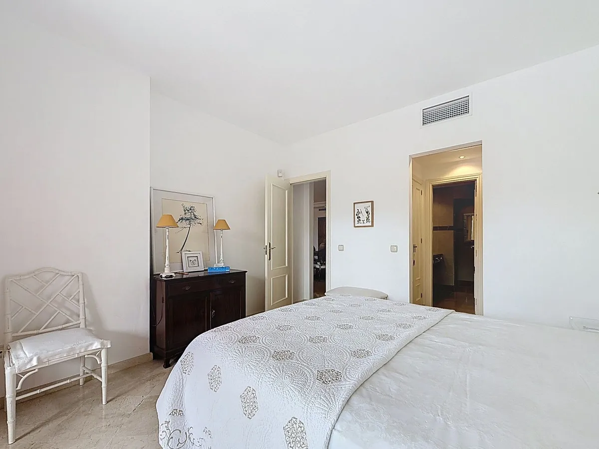 baf2dffb-d8c8-4606-8974-23a0672997a9