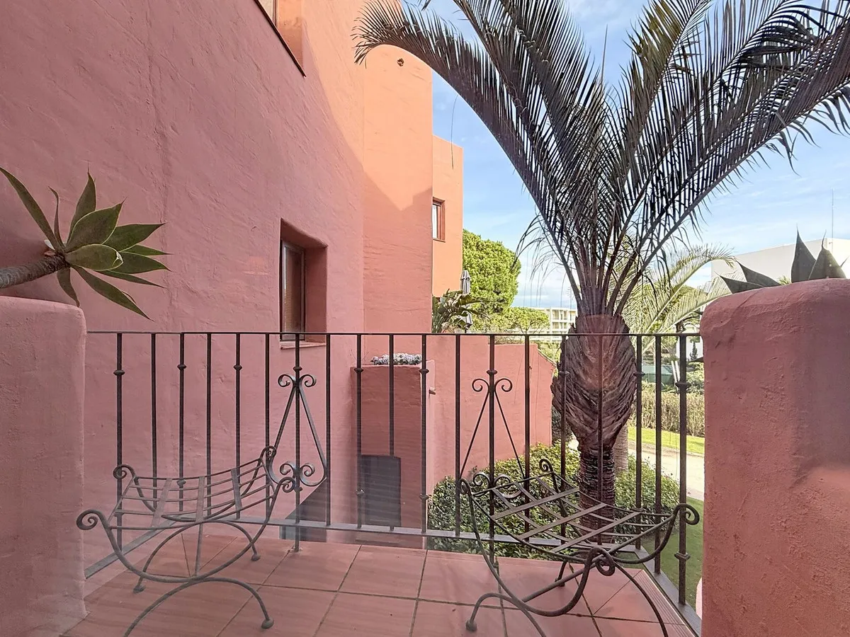 f4d50bea-0590-4ef1-b5f4-b82f41efb606