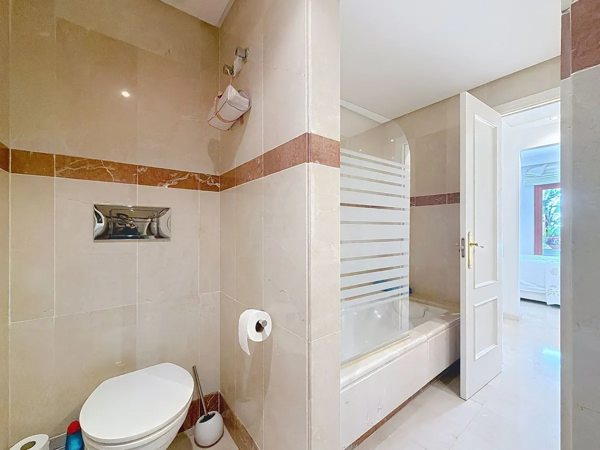 ff8359e5-d6a2-4425-b270-82e146754b95