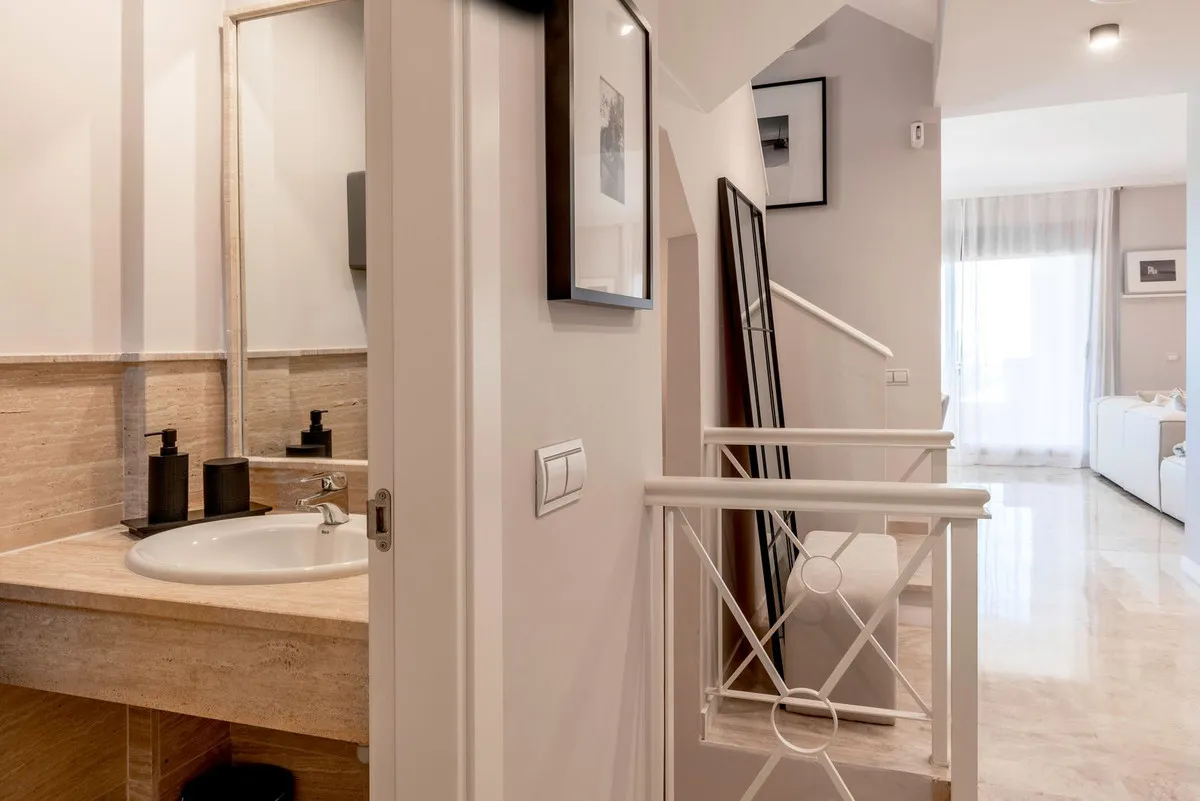 1f749dae-46e7-4b43-9129-41a8bfbc7e7a